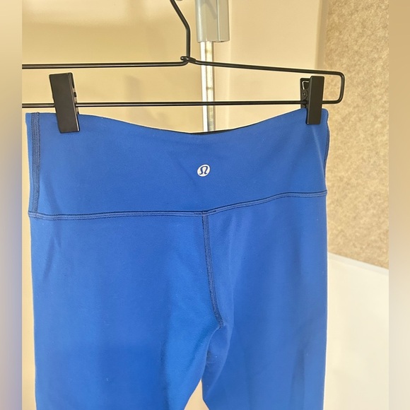 Lululemon Wunder Under Leggings (Reversible) - Black & Pipe Dream Blue - Picture 6 of 8